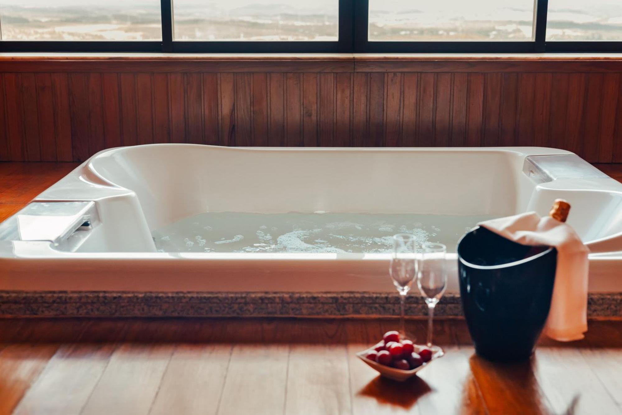Master Suite Jacuzzi
