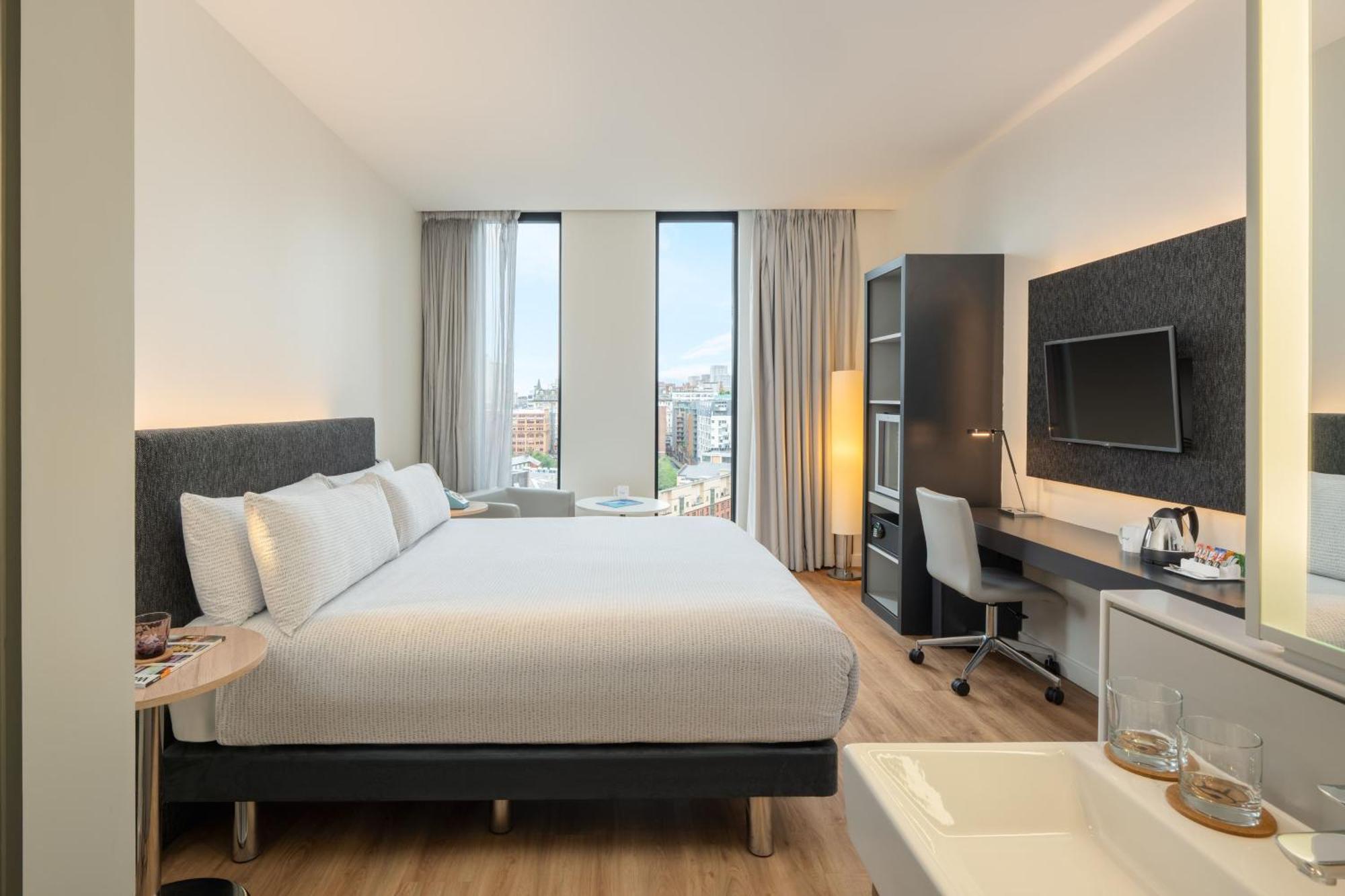 The INNSiDE Room City View