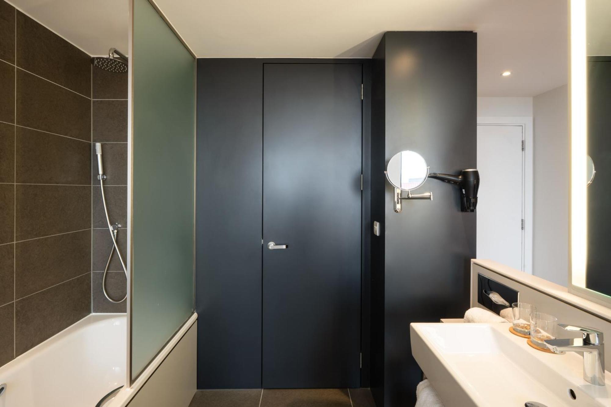 Interconnecting Townhouse