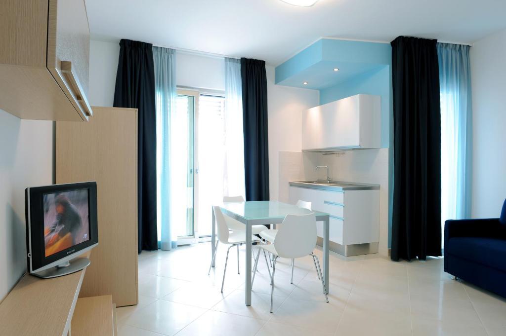 One-Bedroom Apartment with Sea View and Balcony (4 Adults),18950318:JPEG