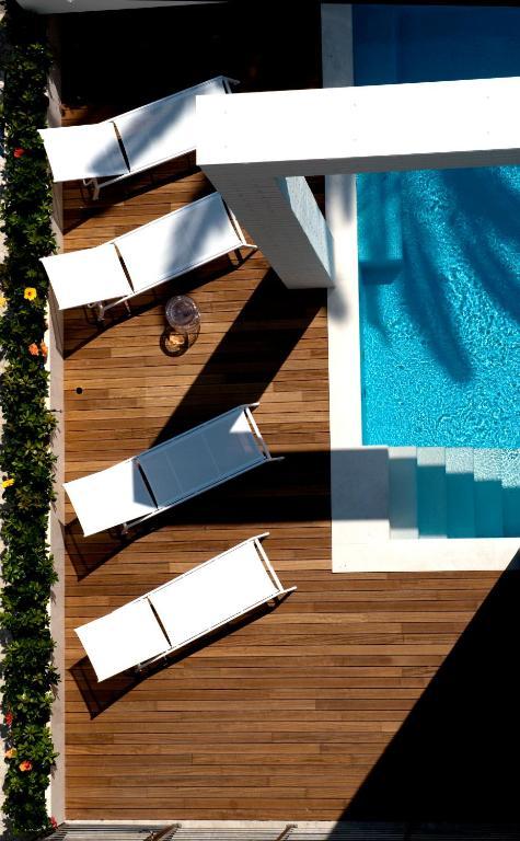 One-Bedroom Apartment with Sea View,746547800:JPEG