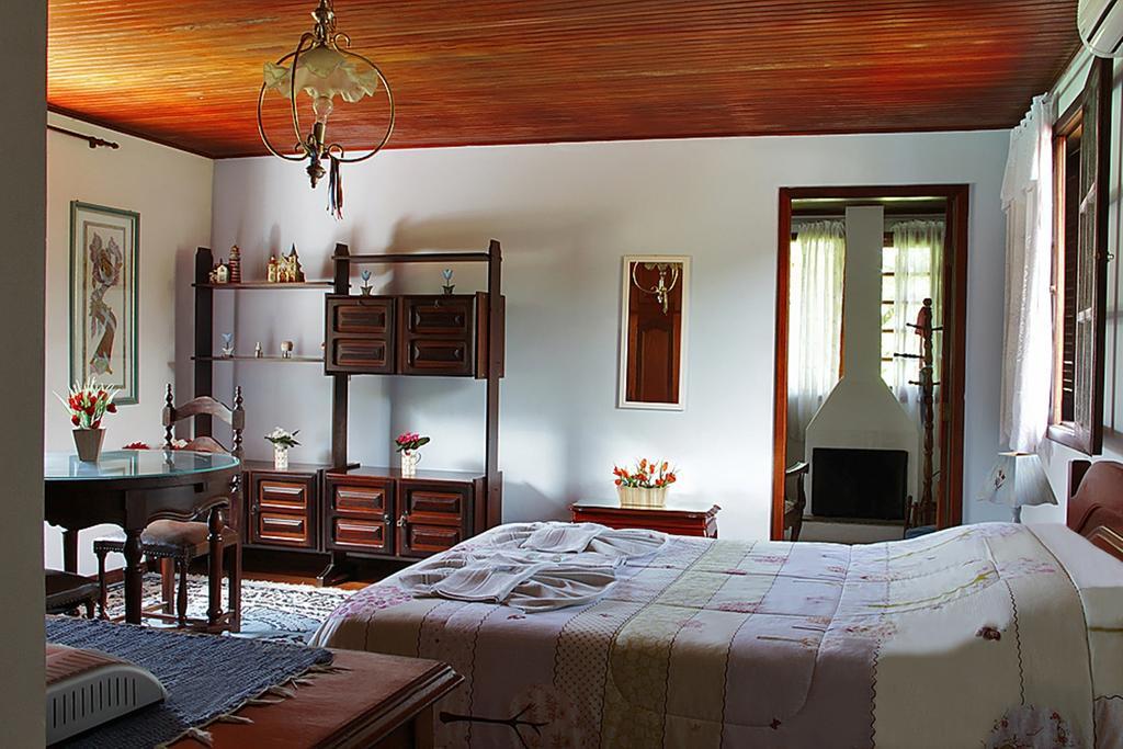 Quarto Duplo Deluxe com Banheira de Hidromassagem