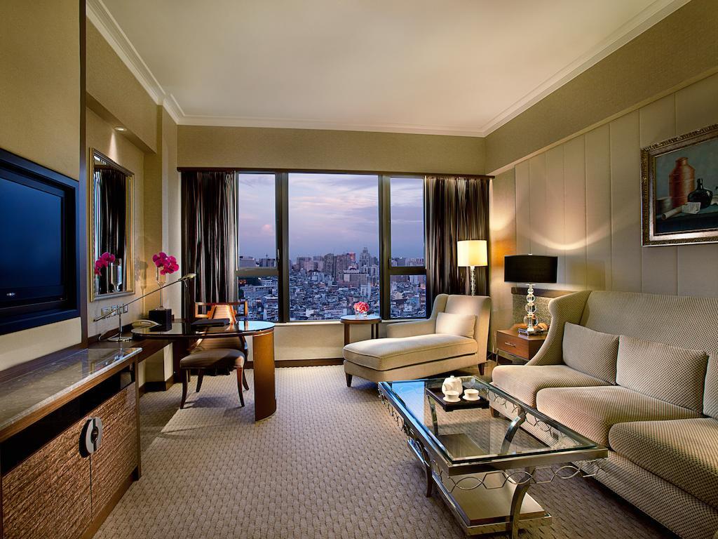 Junior King Suite with Privilege Benefit,1717002013:JPEG