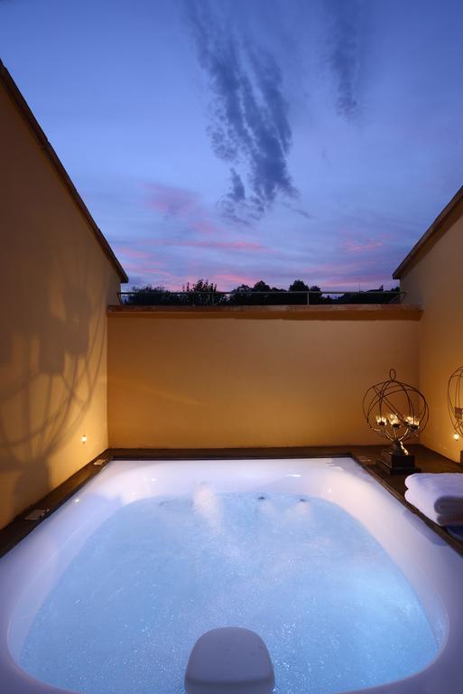 Junior Suite with Spa Bath,239476489:JPEG