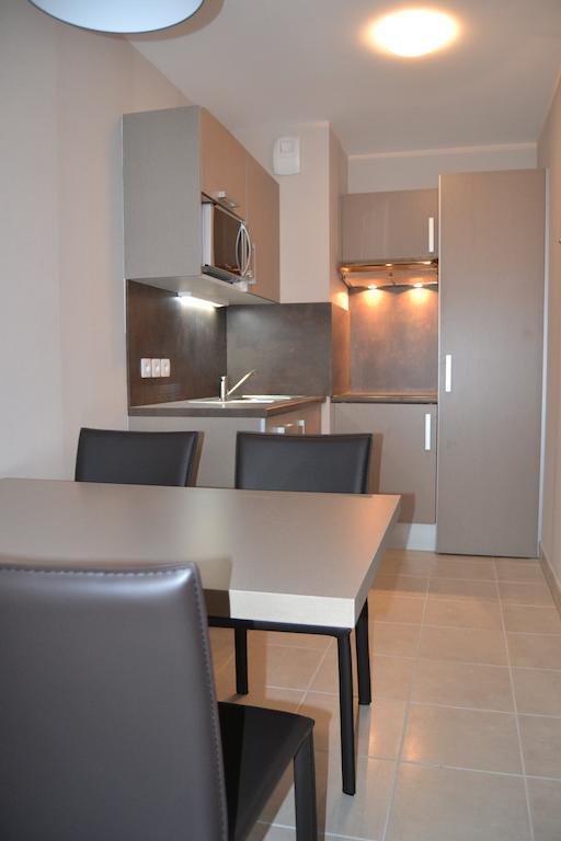 One-Bedroom Apartment with Lateral Sea View,942921751:JPEG
