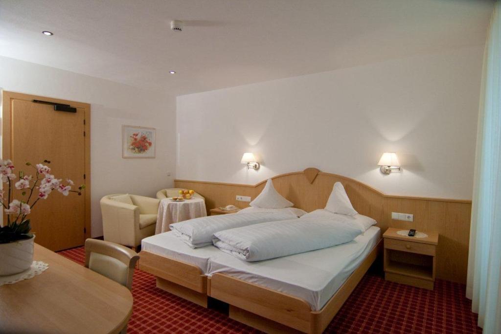Doppelzimmer mit Balkon