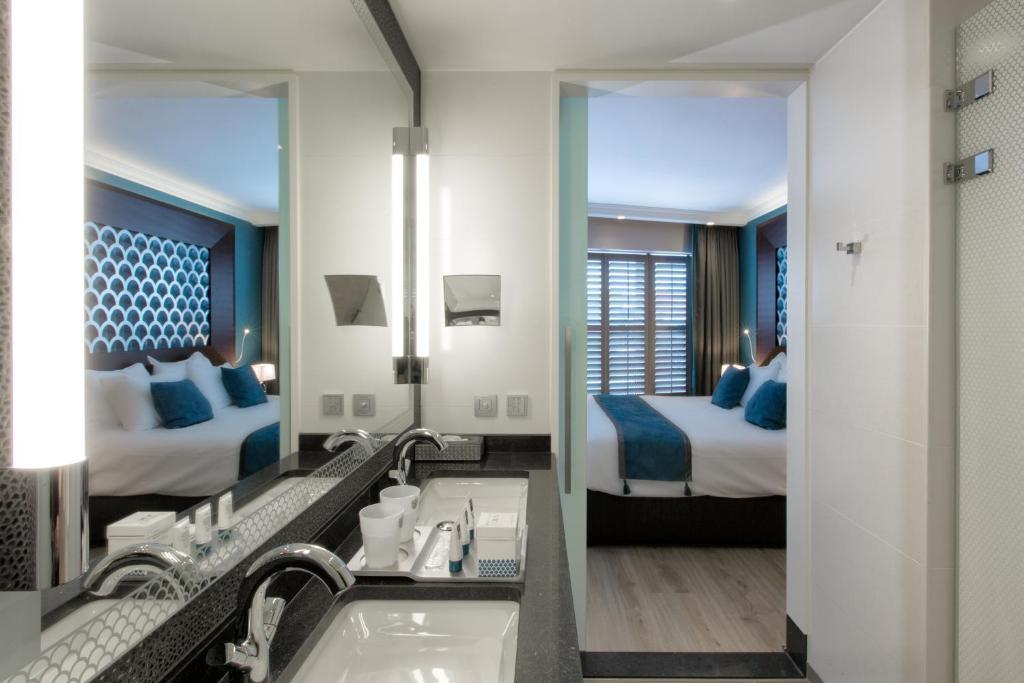 Deluxe Suite