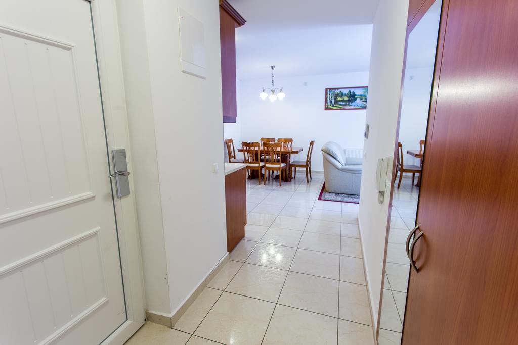 Two-Bedroom Apartment,321953633:JPEG