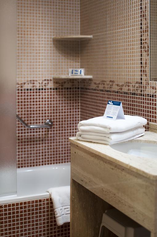 Double or Twin Room with Sea View and Thermal Baths Access