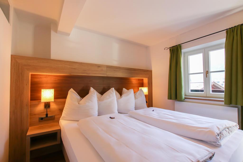 Double Room with Balcony,377900380:JPEG