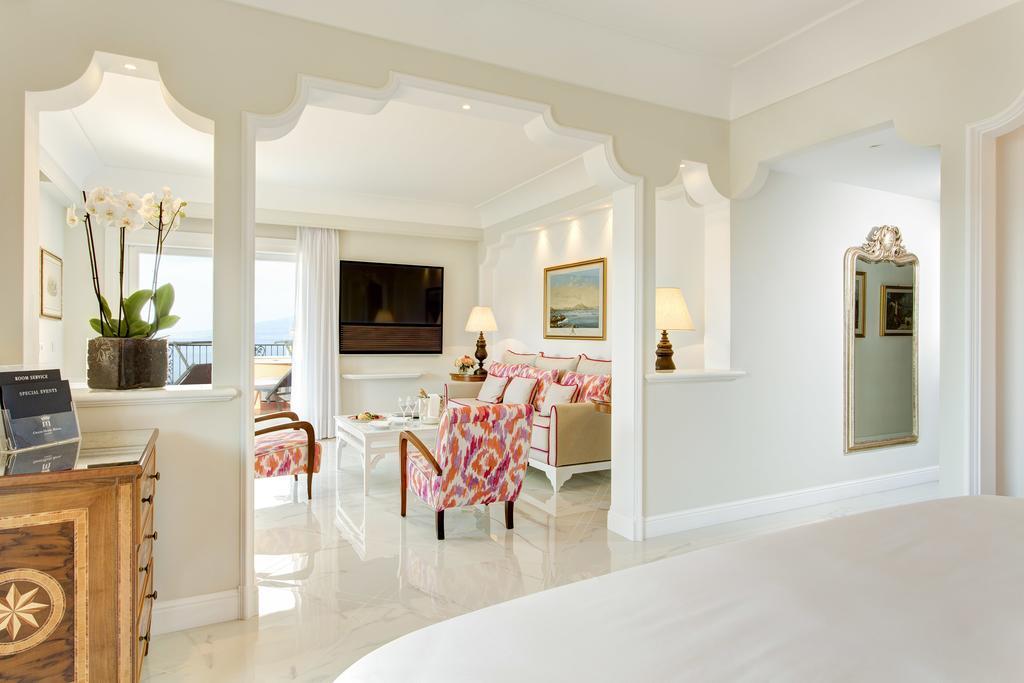 Royal Junior Suite met Terras, Bubbelbad en Uitzicht op Zee