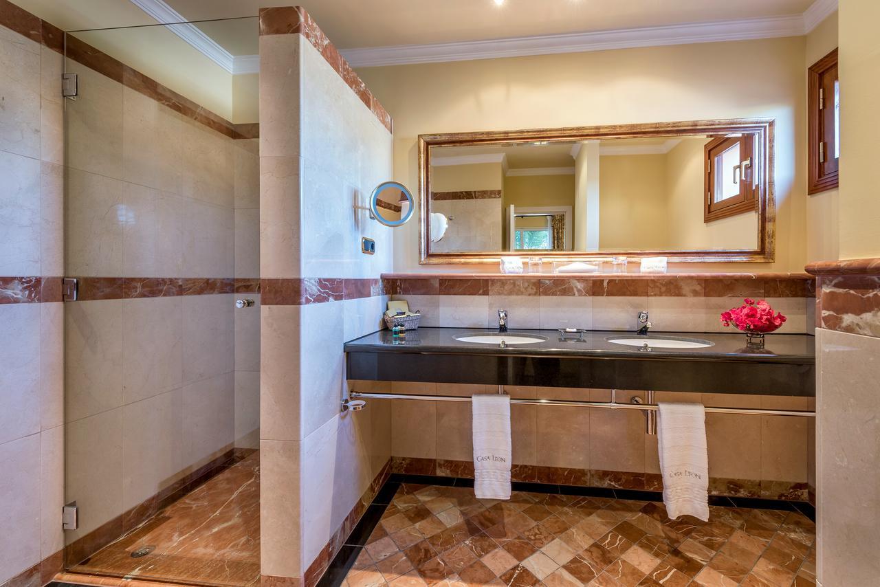Double Room Mountain View