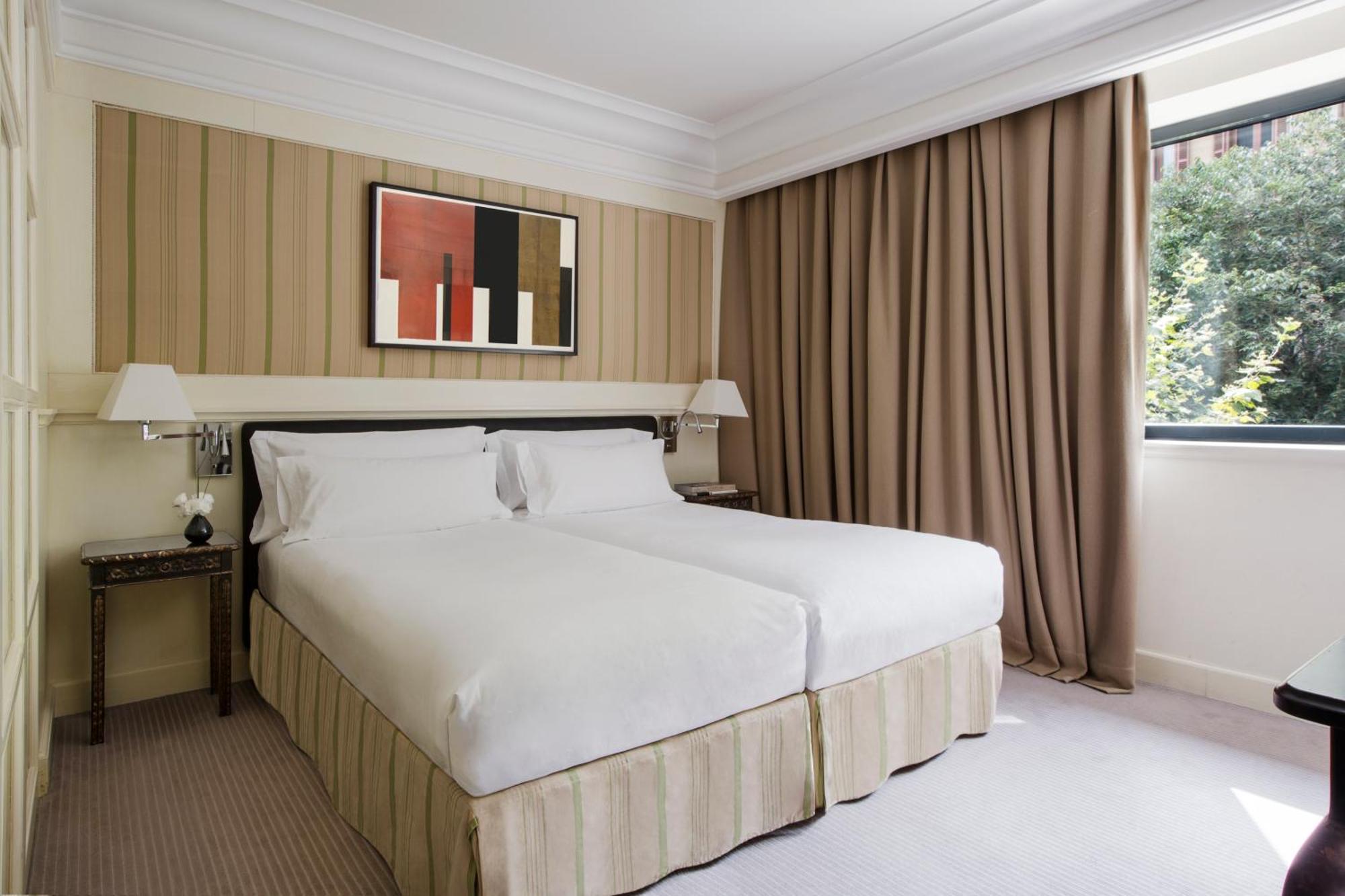 Deluxe Double or Twin Room City View