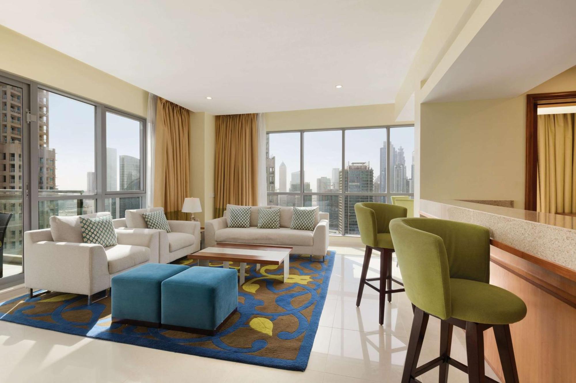1 habitación Premium para no fumadores con cama extragrande, vistas al centro, traslado de cortesía a Kite Beach, Dubai Mall y estación de metro