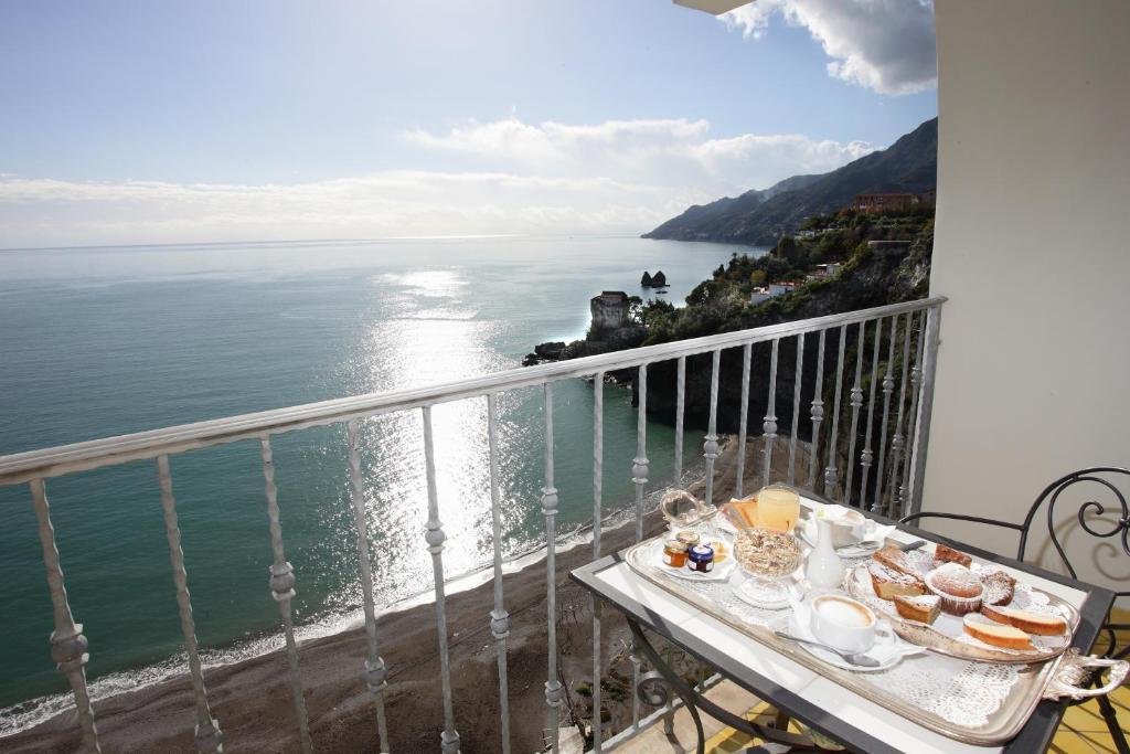 Suite with Sea View,63080890:JPEG