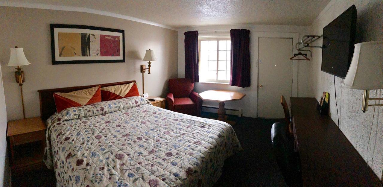 King Room - Non-Smoking