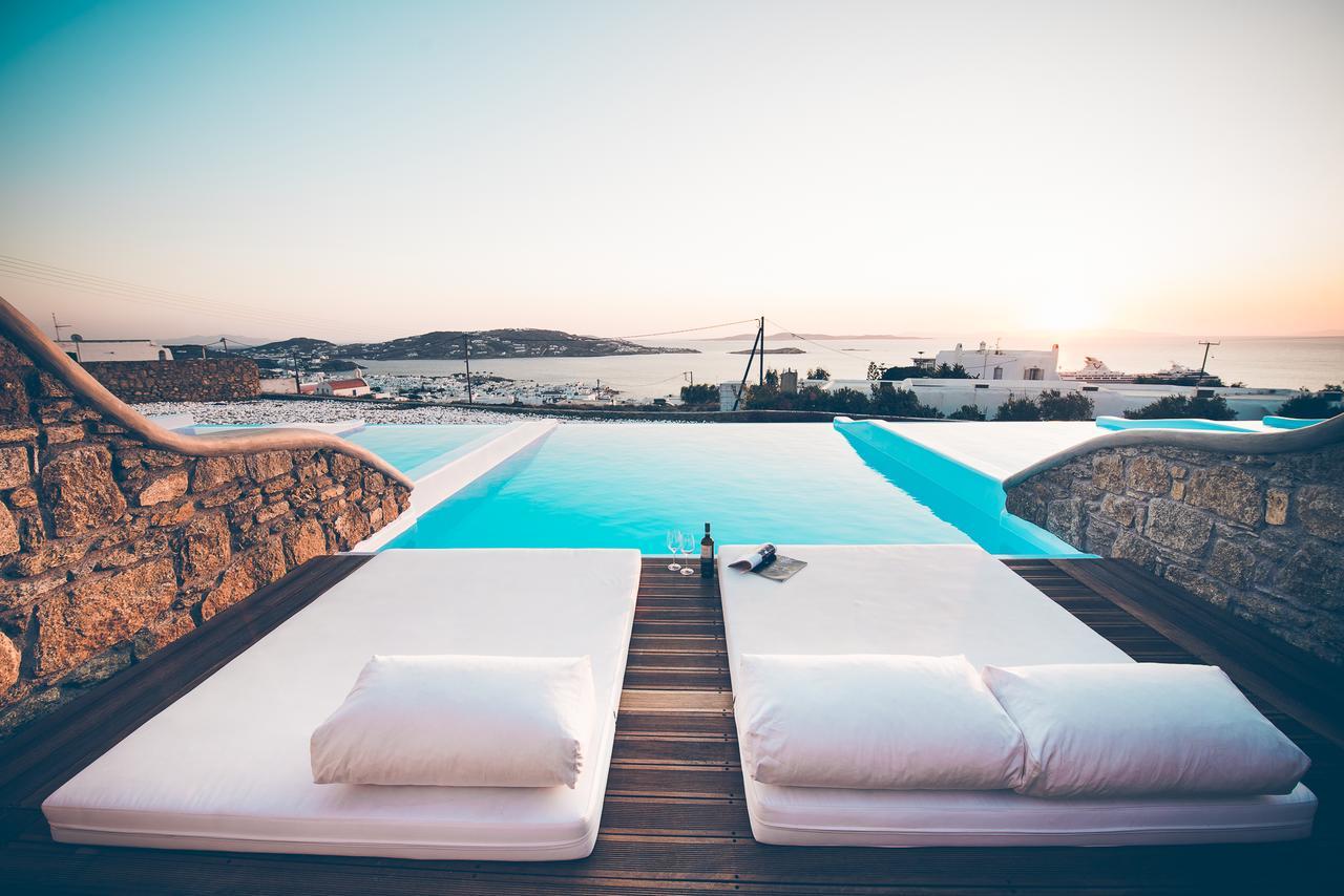 Deluxe Suite with Outdoor Heated Private Pool and Hot Tub