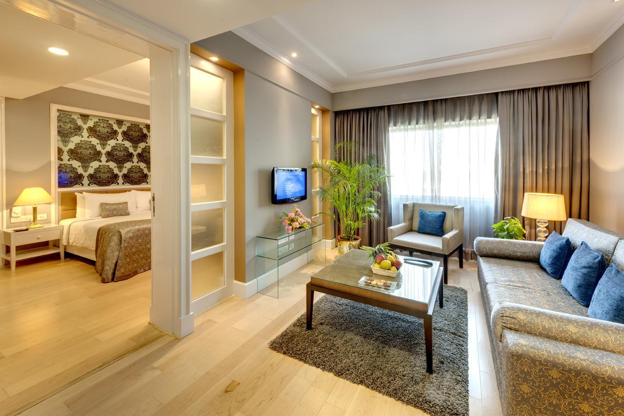 Junior Suite - 10% off on Laundry and Travel desk