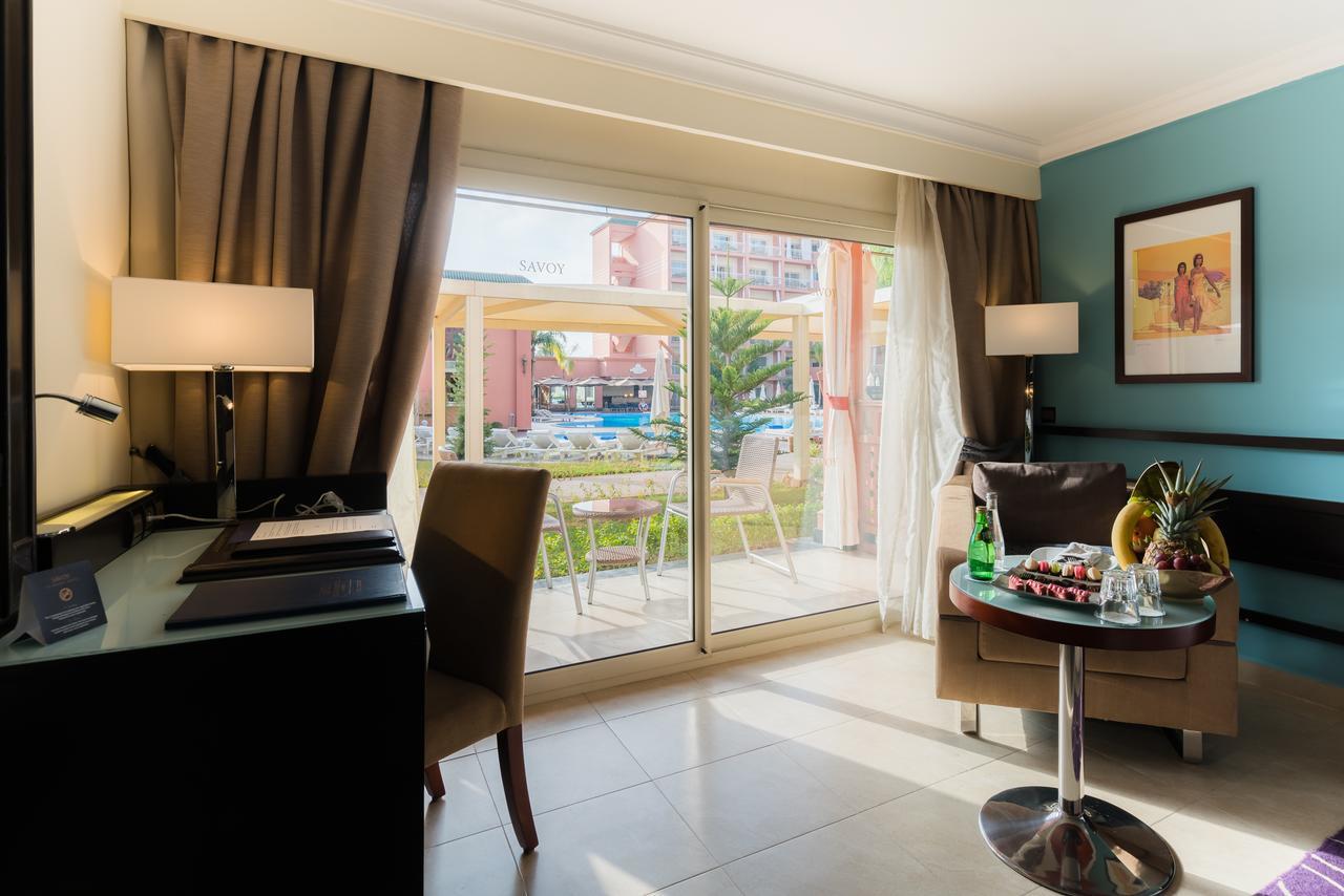 Prestige Zweibettzimmer mit Poolblick