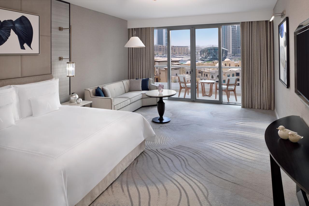 Quarto Club Burj Khalifa com Vista da Fonte, Varanda e Acesso ao Lounge