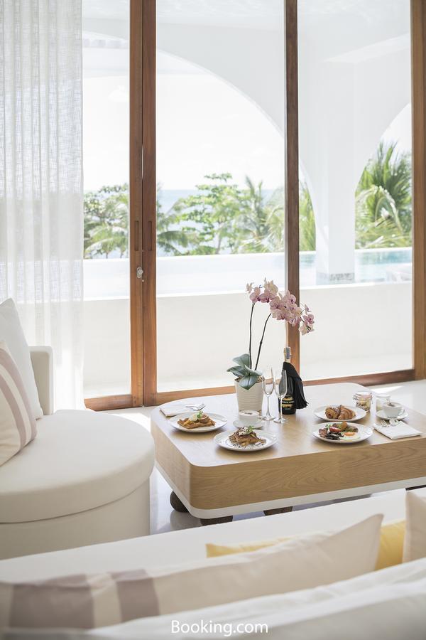 Suite de 1 dormitorio con piscina situada frente al océano