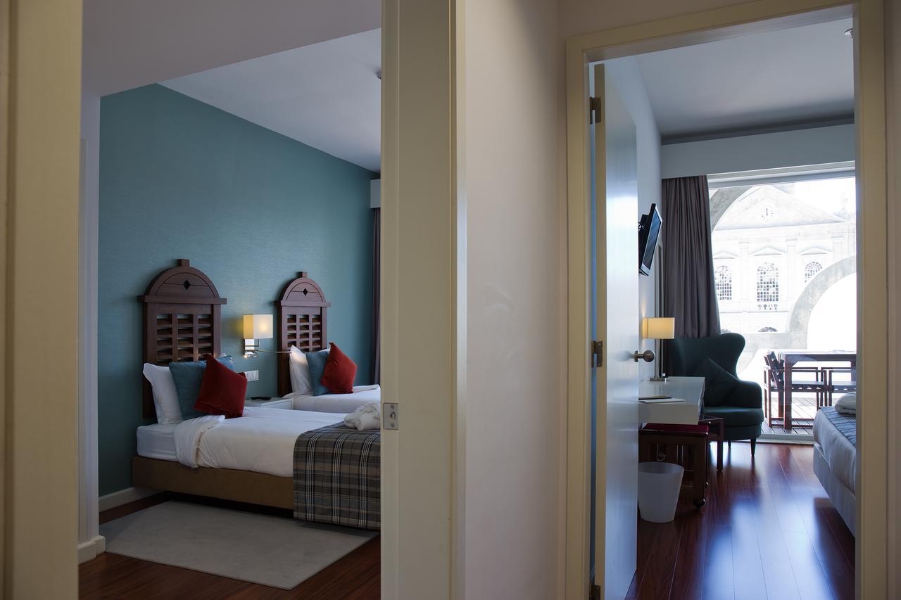 Family Room,659146794:JPEG