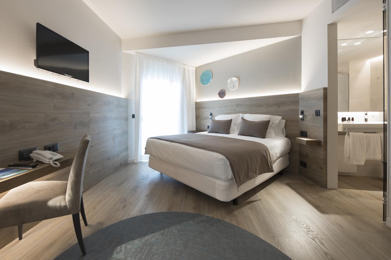 Double Room,665487786:JPEG