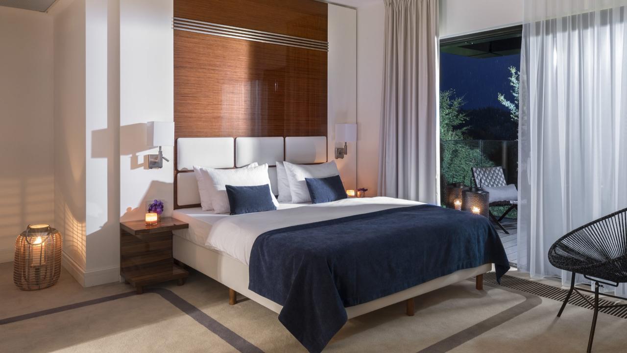 Two-Bedroom Apartment with Terrace,1282436410:JPEG