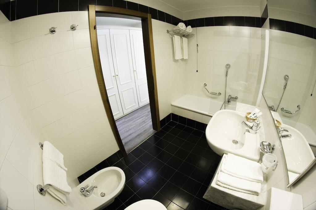 Superior Doppel- oder Zweibettzimmer mit Seeblick