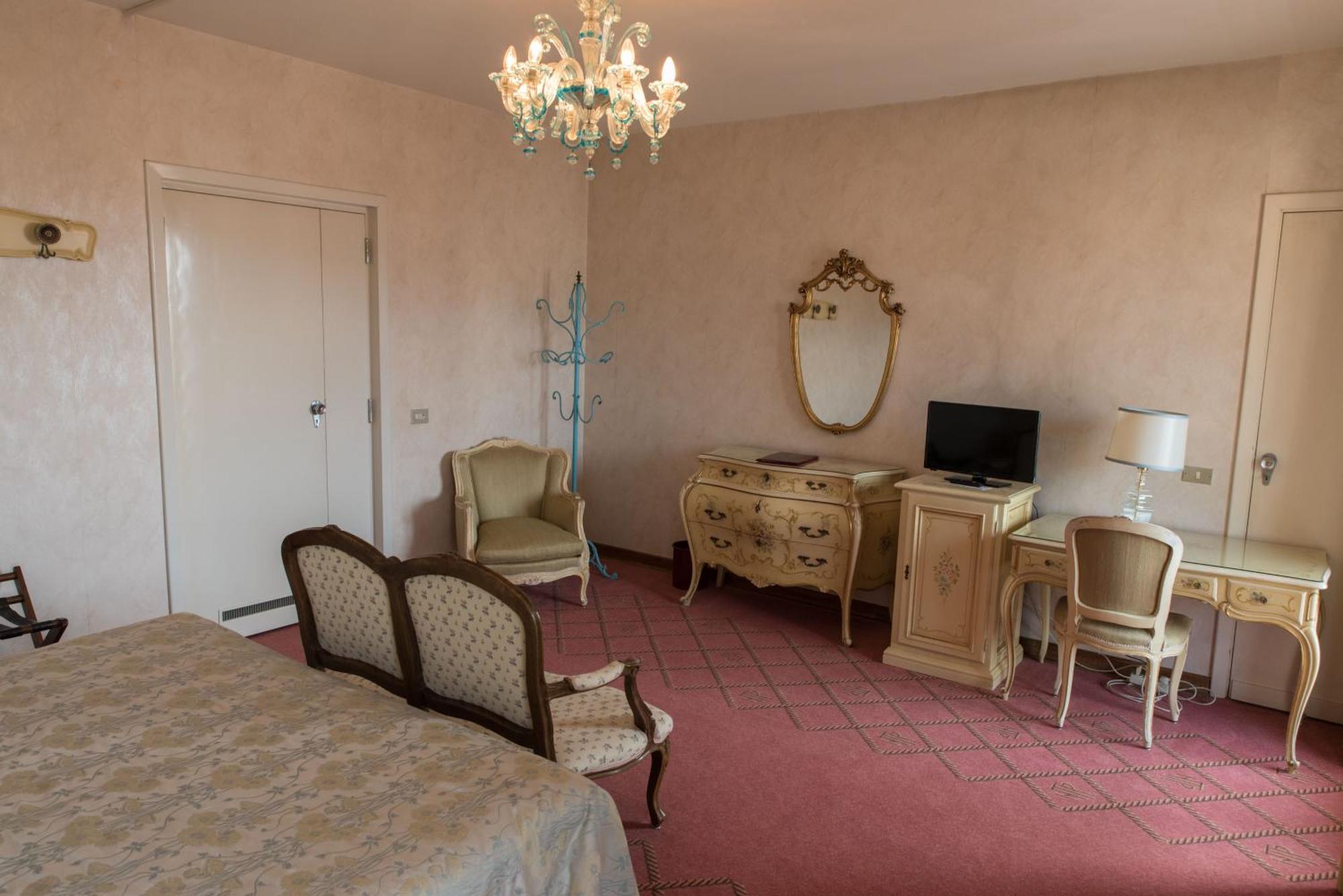 2 Zimmer mit Verbindungstür