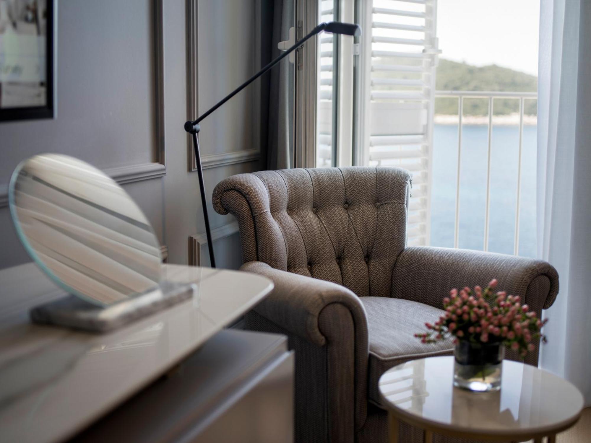 Habitación Doble Deluxe Villa Odak con balcón y vistas al mar