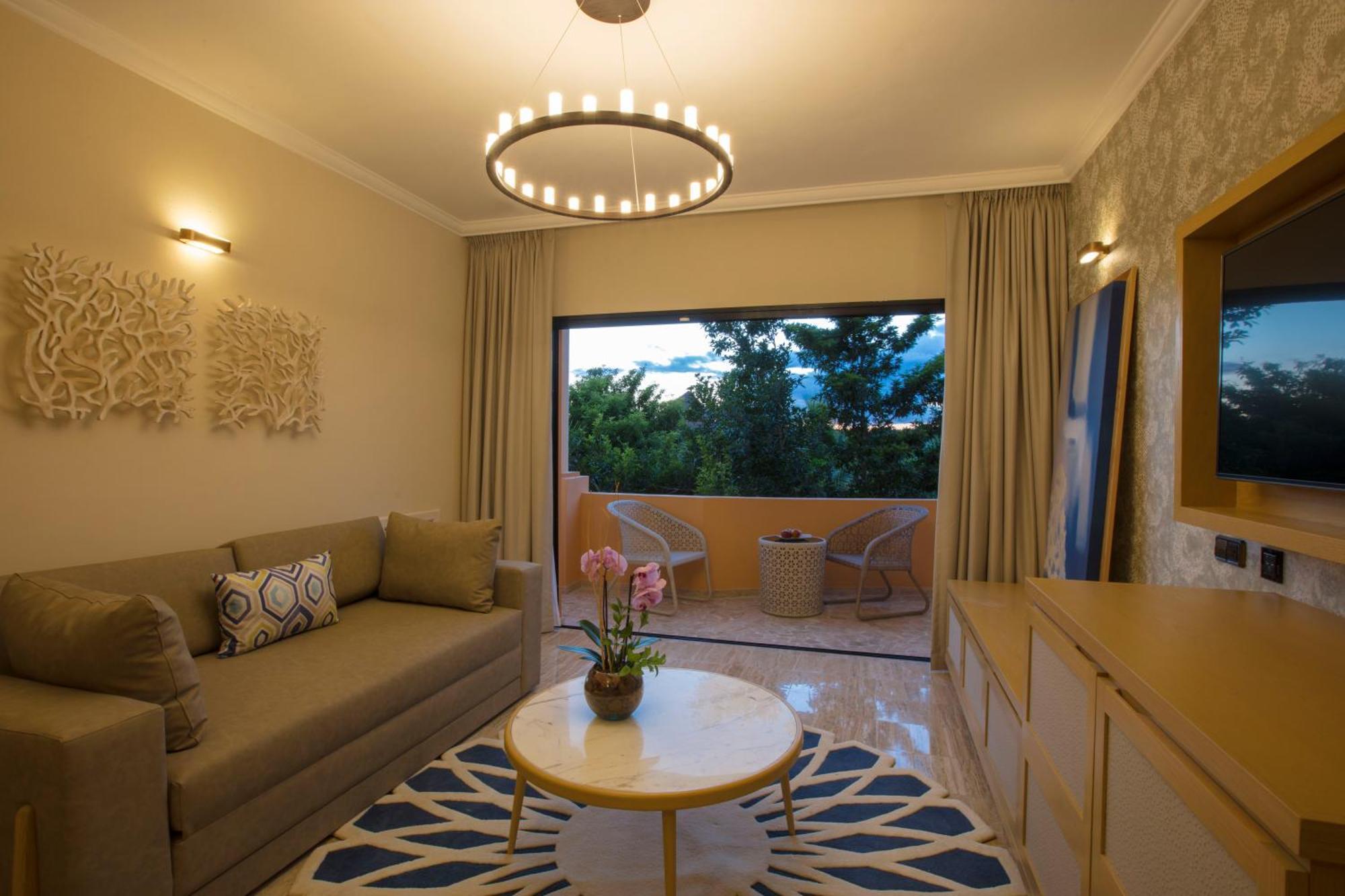 Suite Garden View,698663655:JPEG