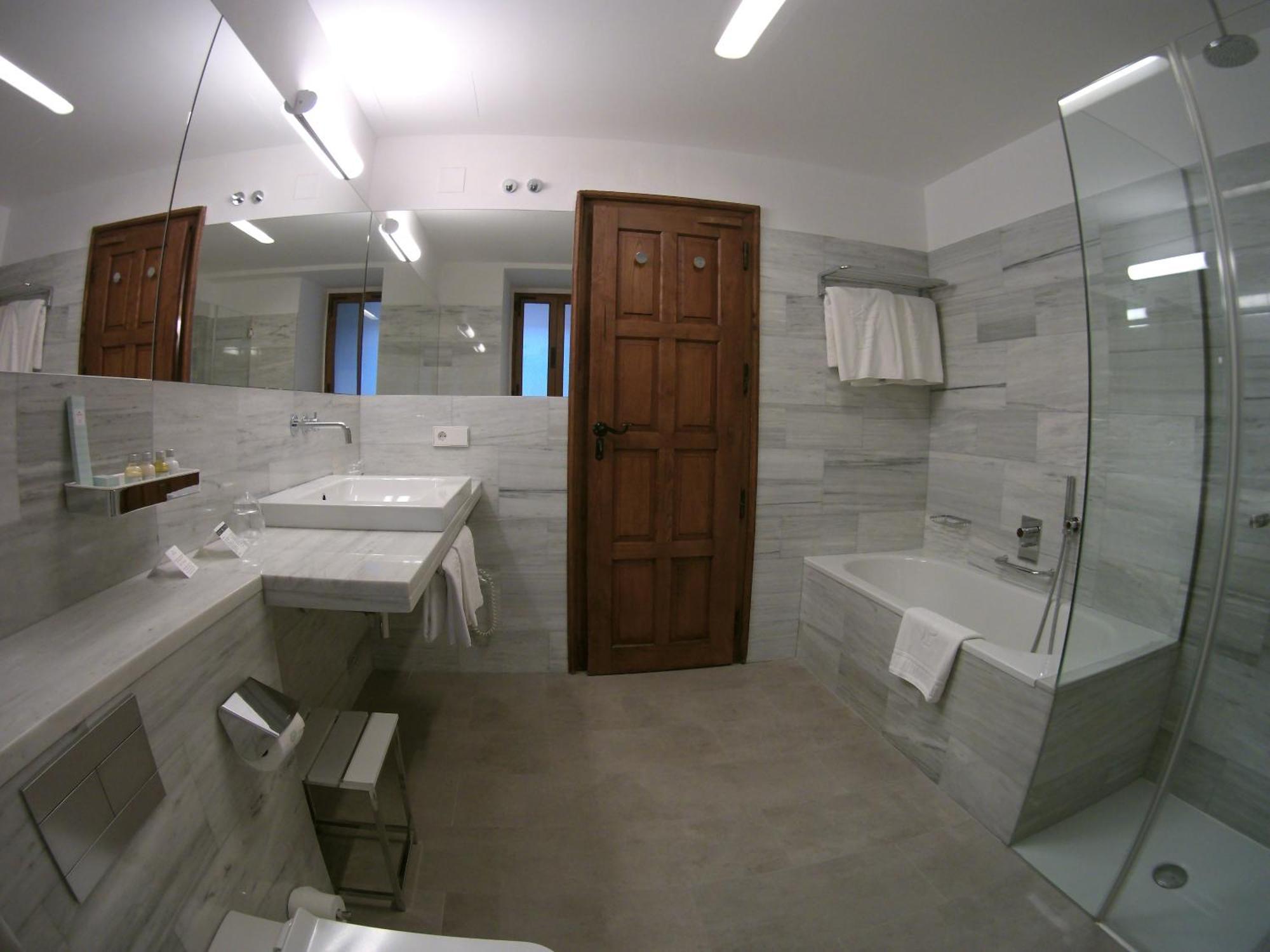 Chambre Double Standard (3 Adultes)