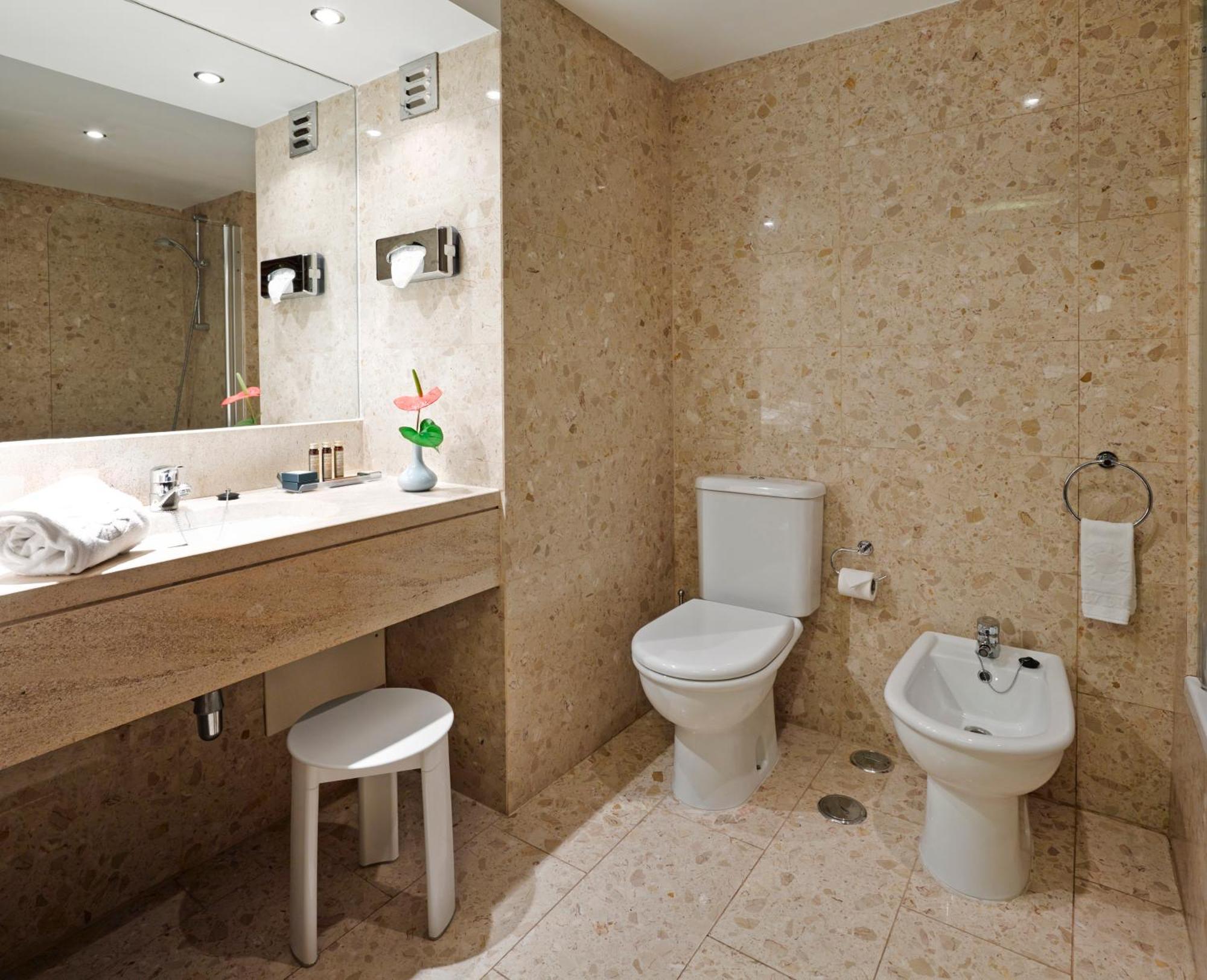 Double or Twin Room with Land View,749759315:JPEG