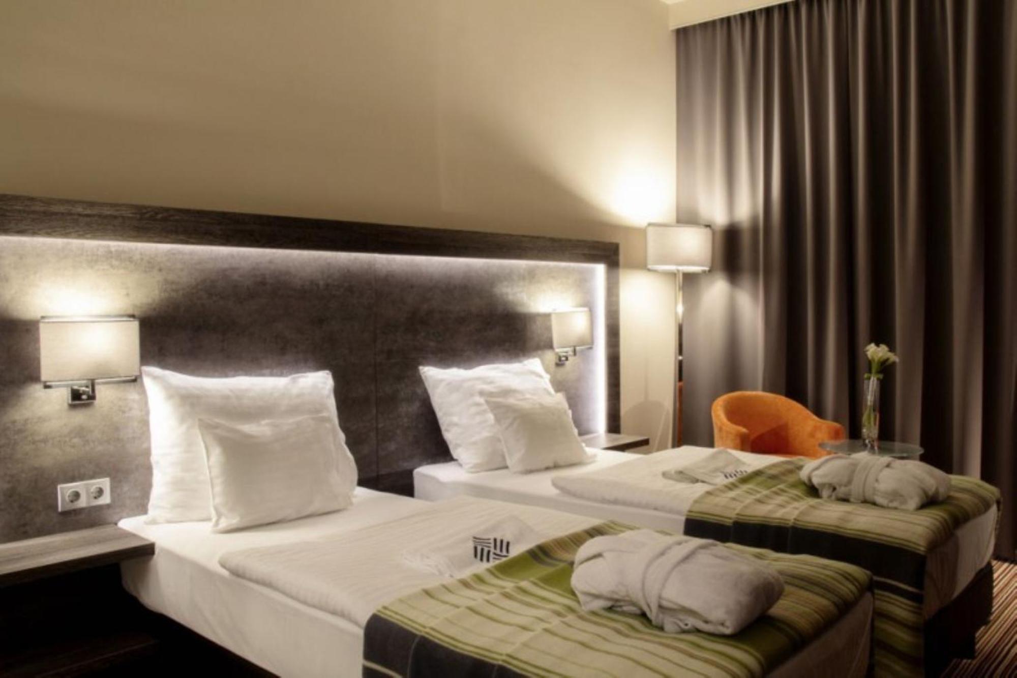 Business superior room with street view
