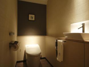 Premium Twin Room ‘En’ - Non-Smoking (East)