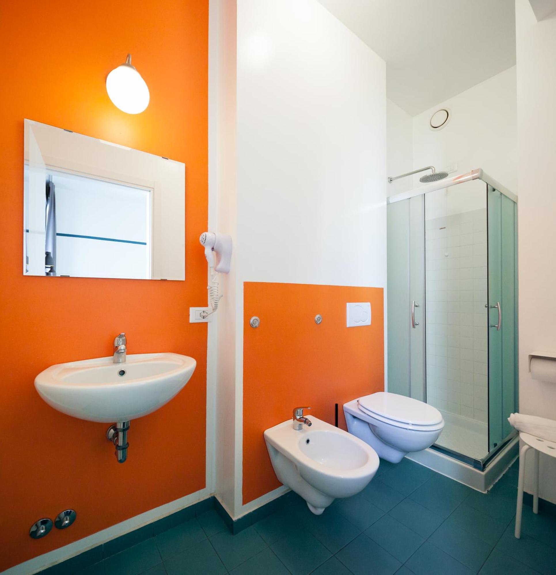Bed in een Gemengde Slaapzaal met 6 Bedden