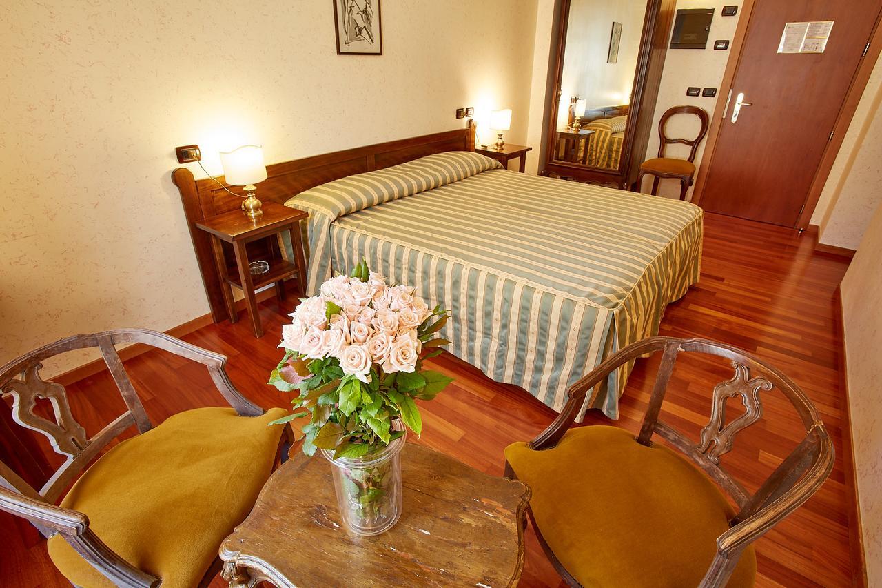 Classic Double Room,739106359:JPEG
