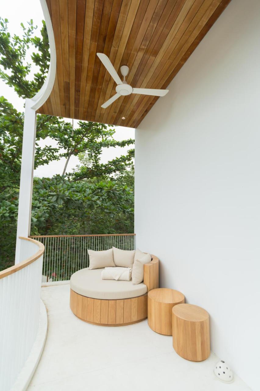 Deluxe con jardín y balcón