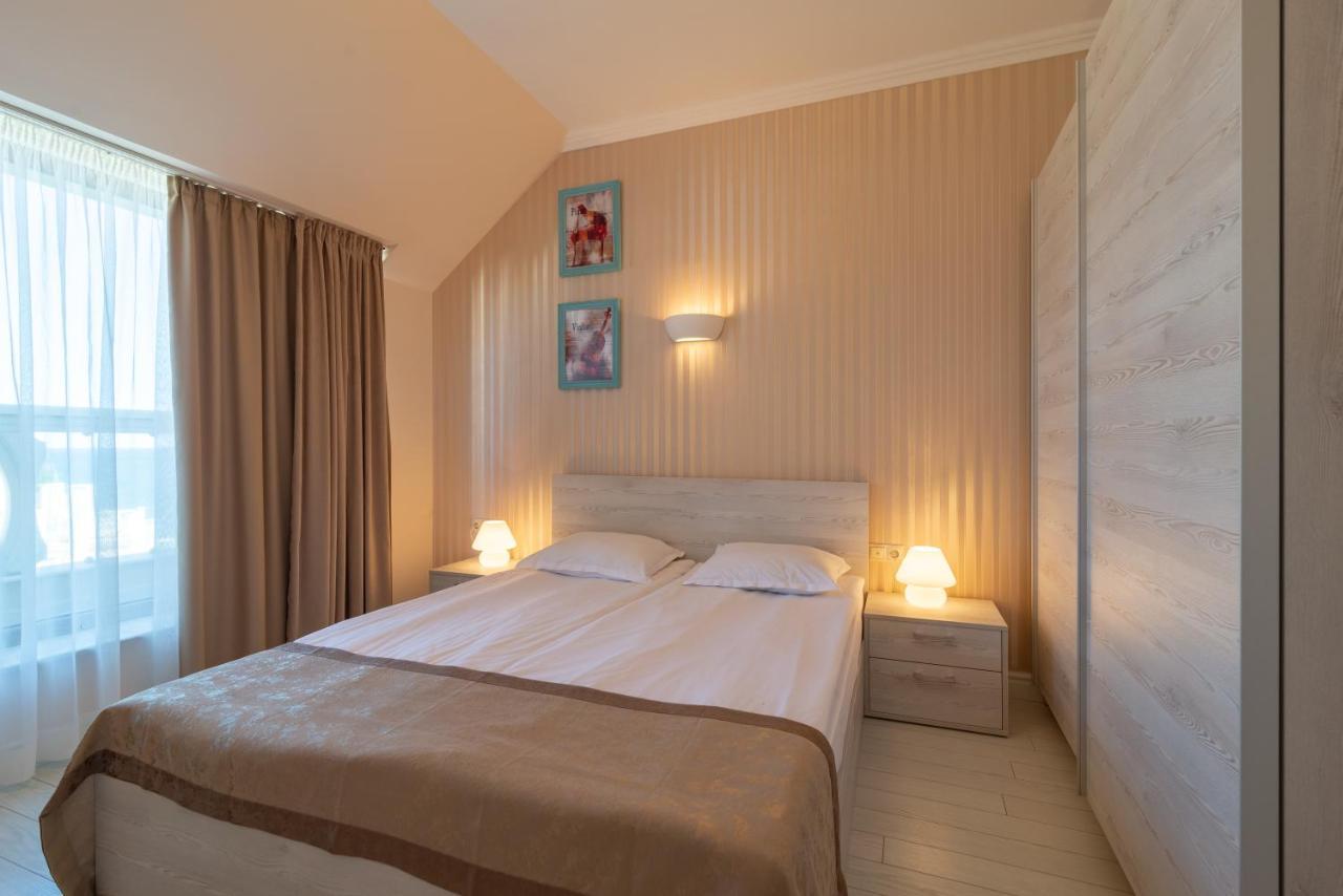 Deluxe Two-Bedroom Apartment with Sea View