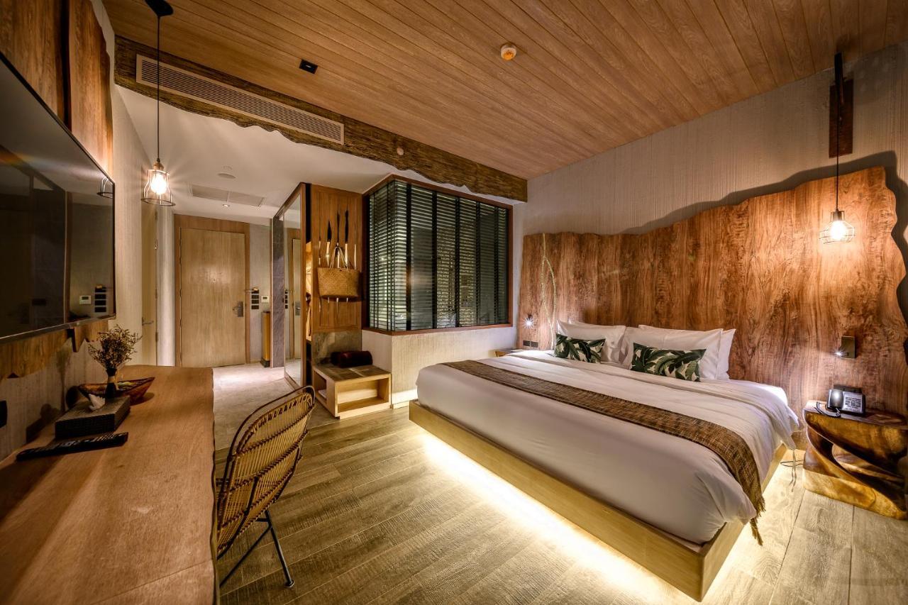Deluxe Double or Twin Room with Pool Access,944538931:JPEG