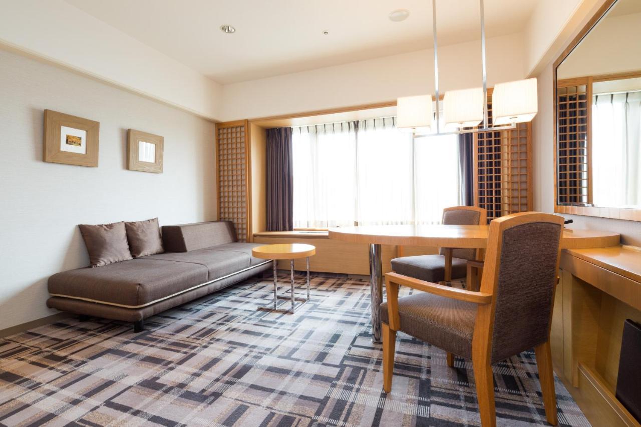 Luxury Twin Room with Mountain View (East)- Non-Smoking