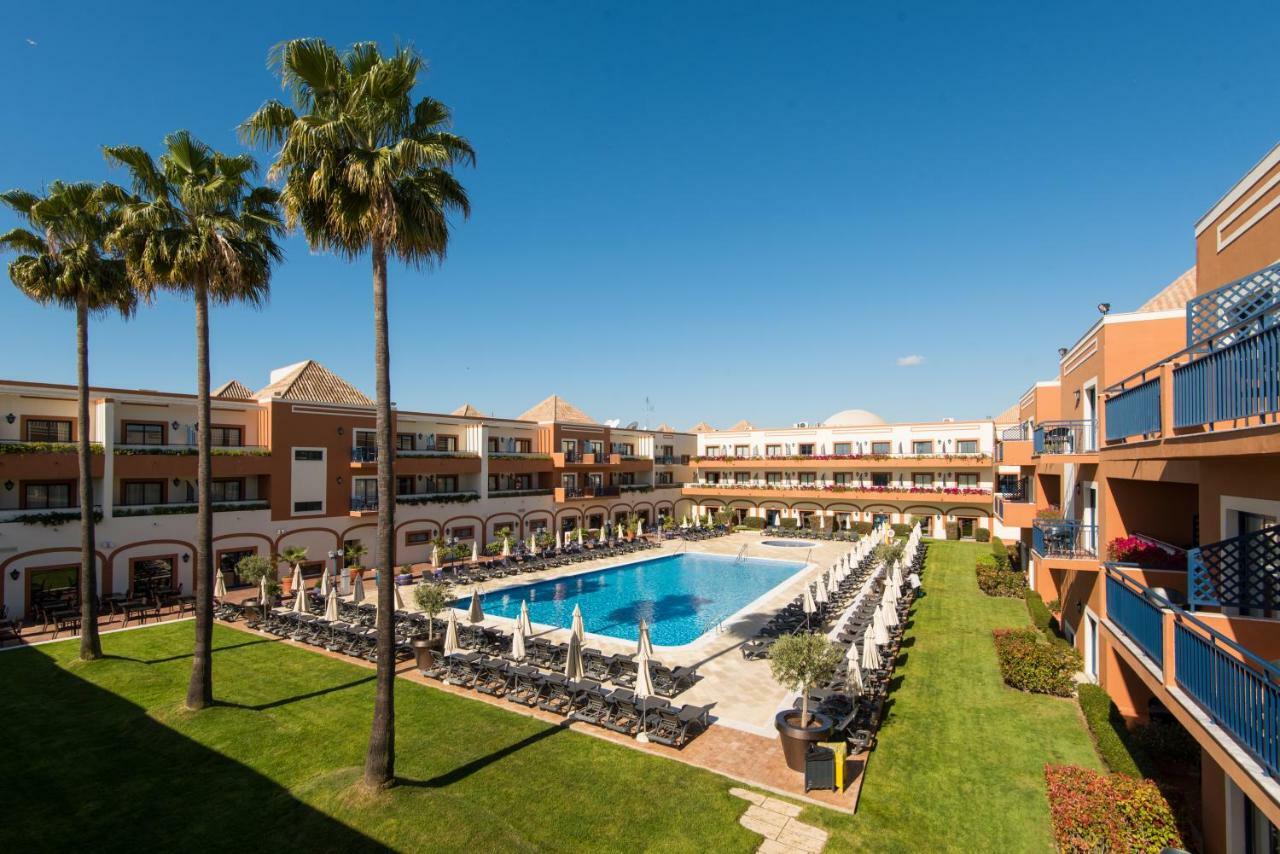 Twin Room Pool View
