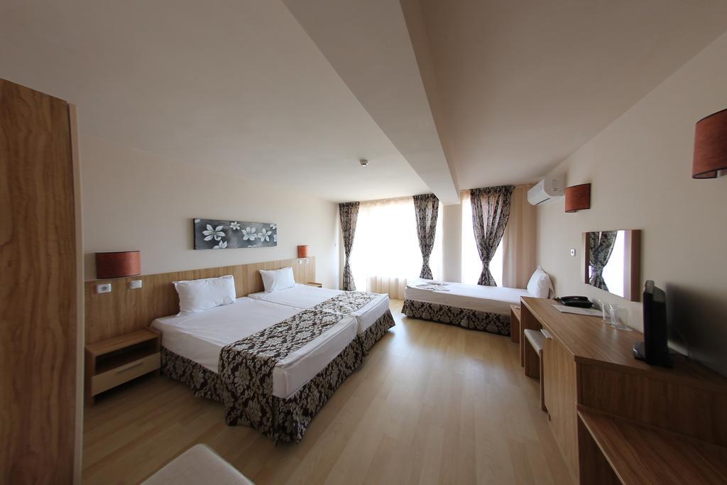 Triple Room Balcony
