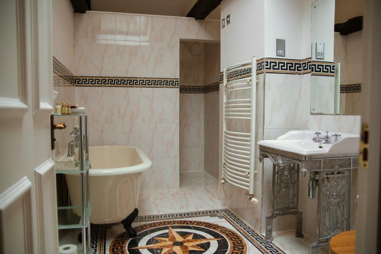 Deluxe Suite Not Dog Friendly