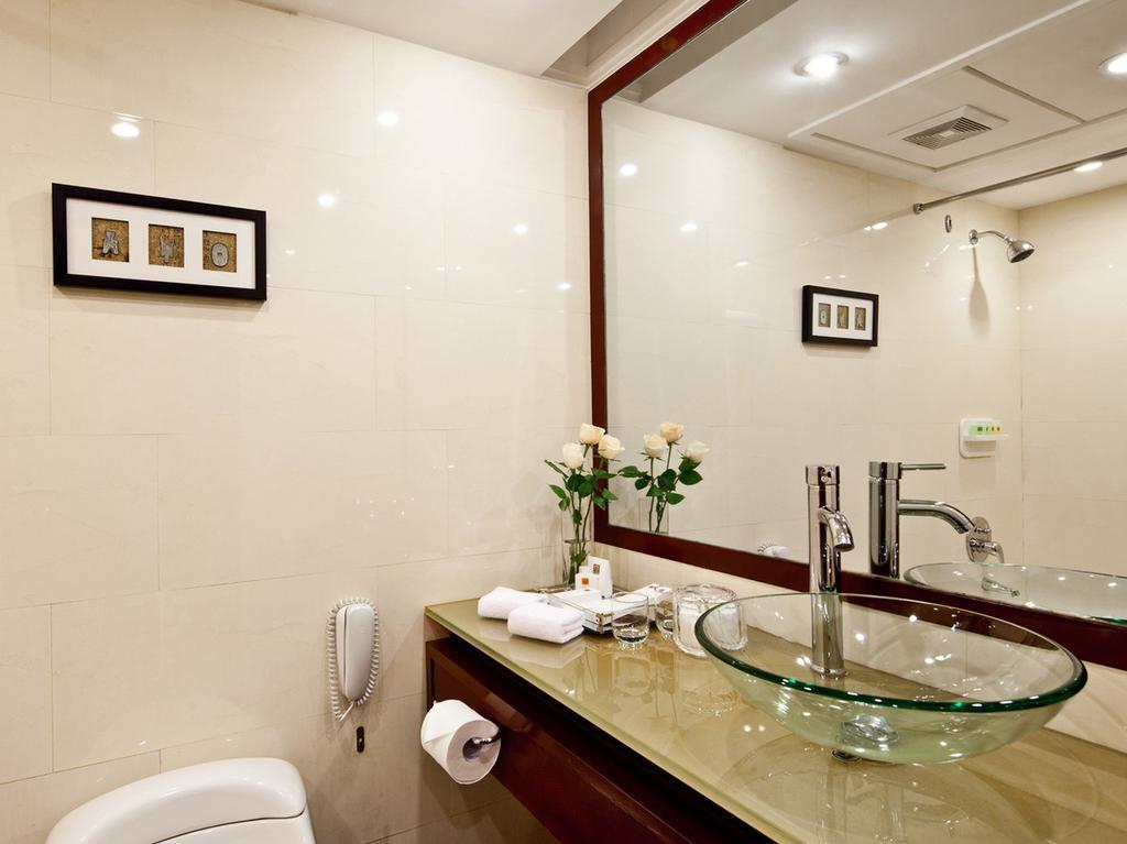 Executive Suite,1212724981:JPEG