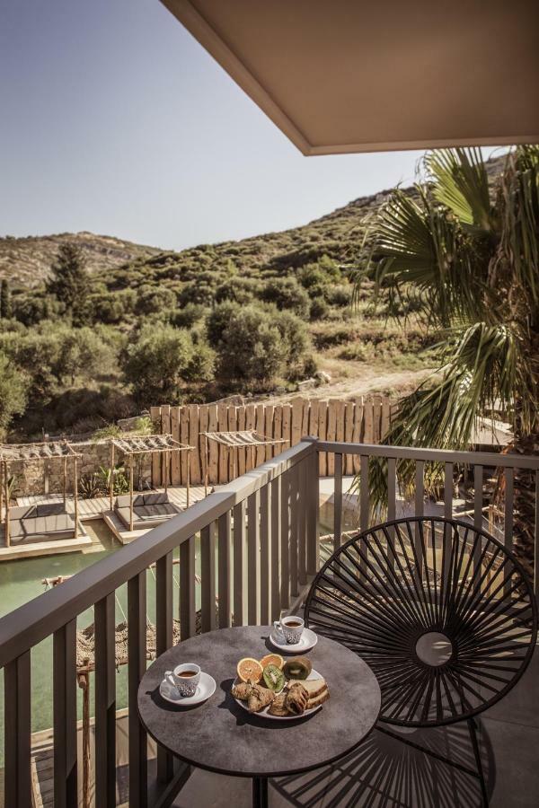 Suite with Pool View,1339005269:JPEG