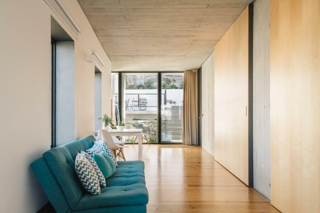 Studio Apartment River Bridge View