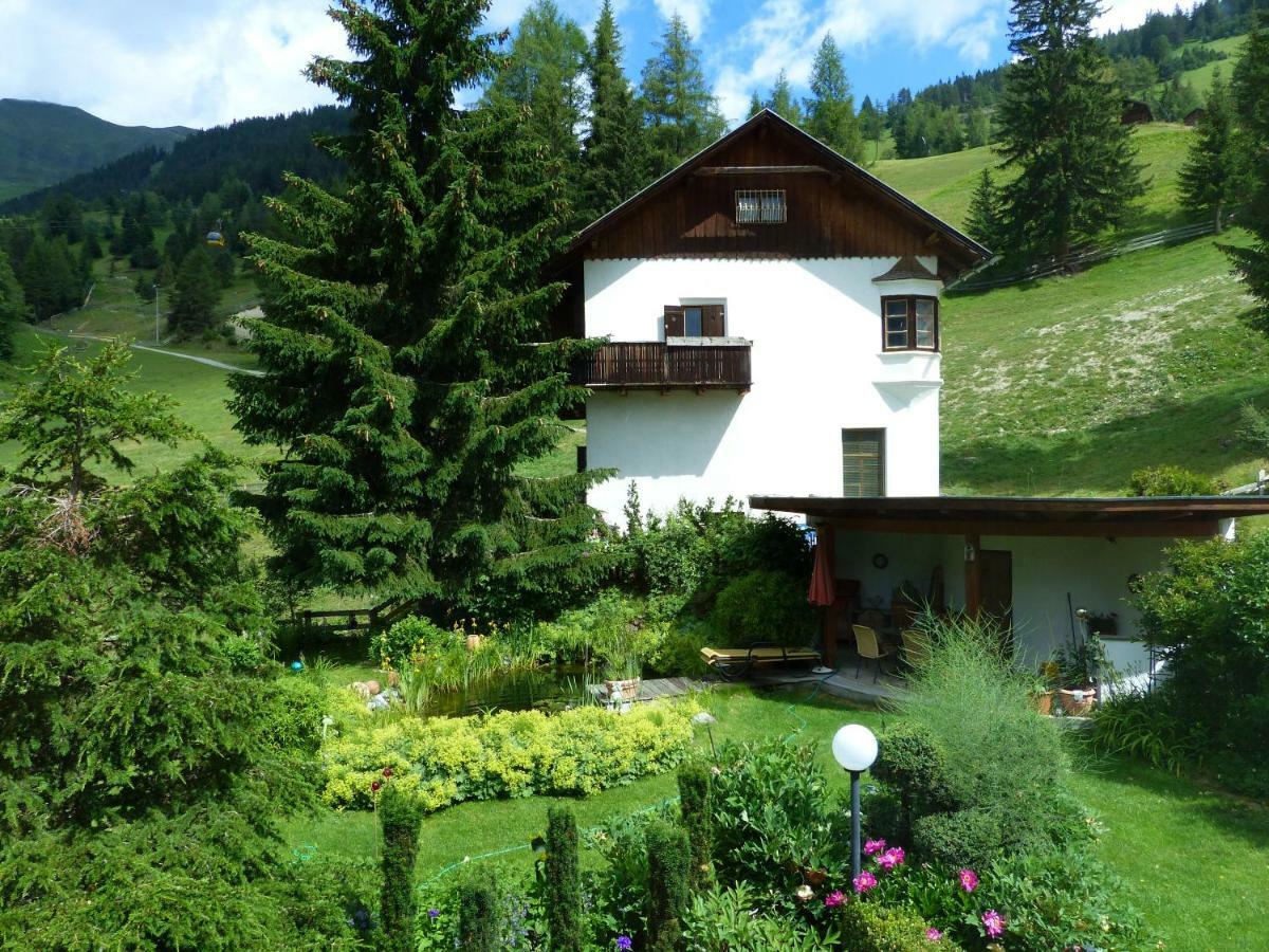 Apartment mit 2 Schlafzimmern und Balkon