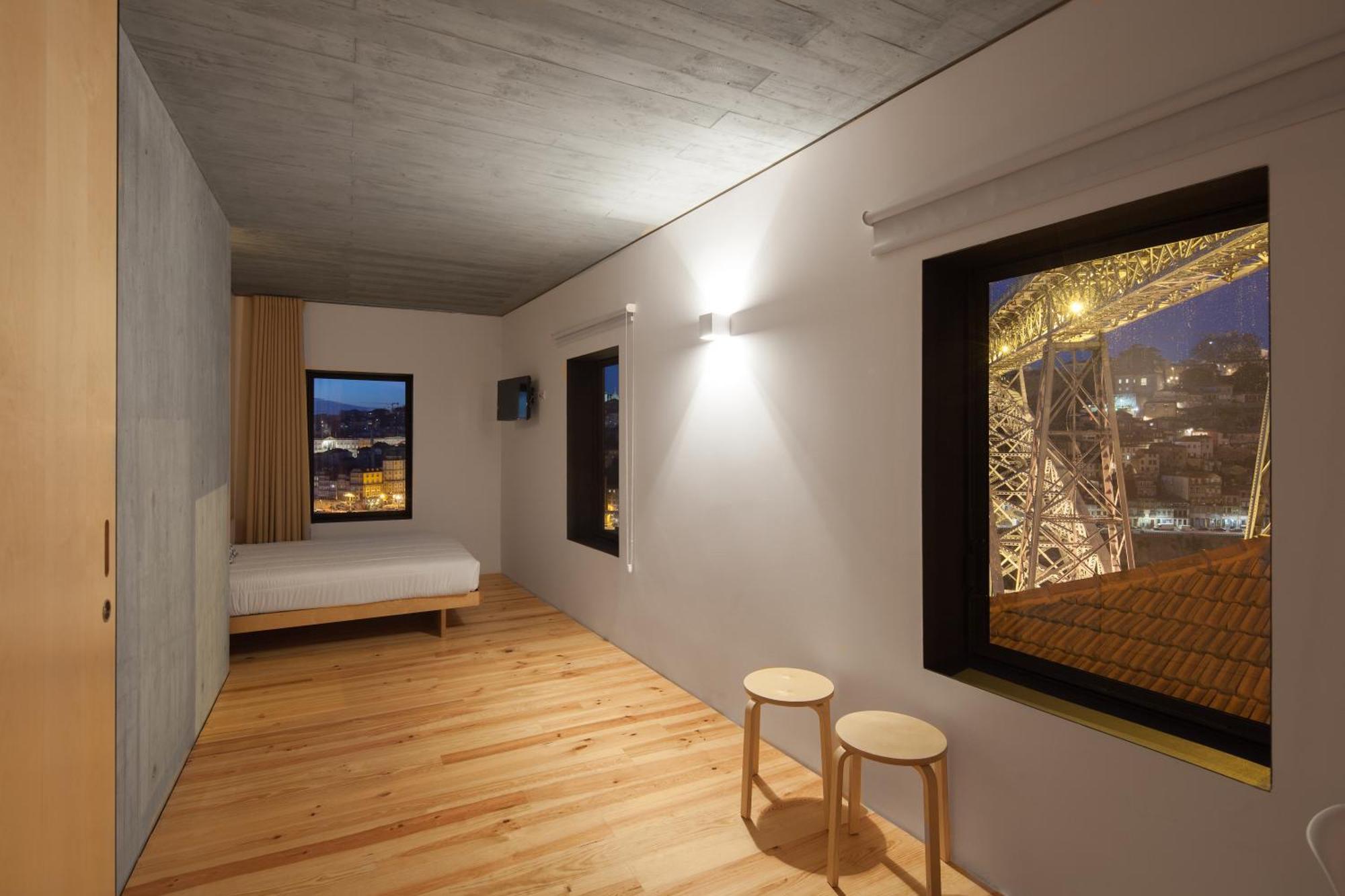 Studio Apartment River Bridge View